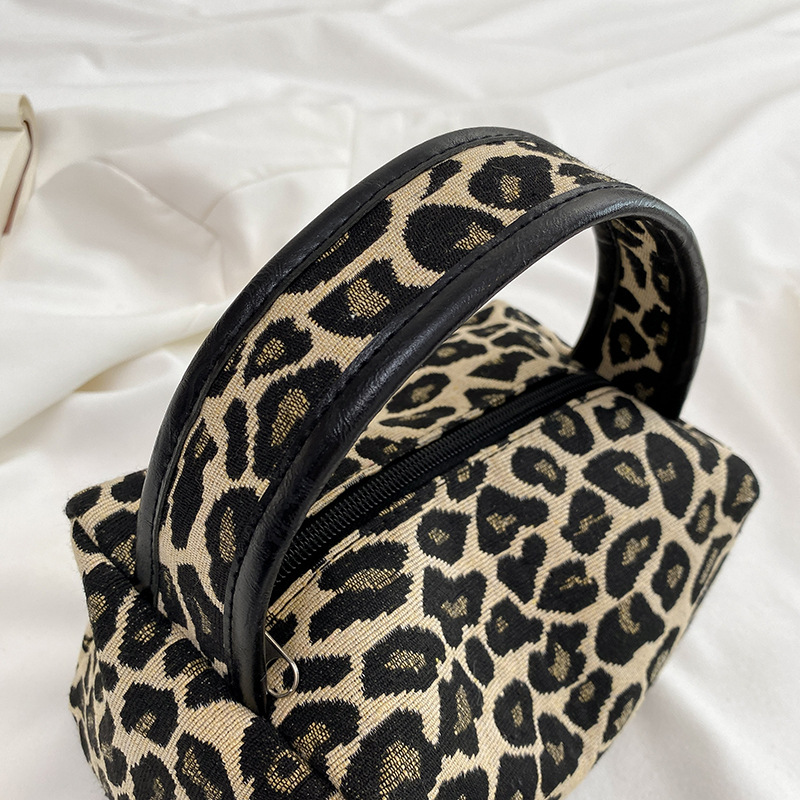 Sac de maquillage léopard de l - Luxury Skincare & Spa avis et prix